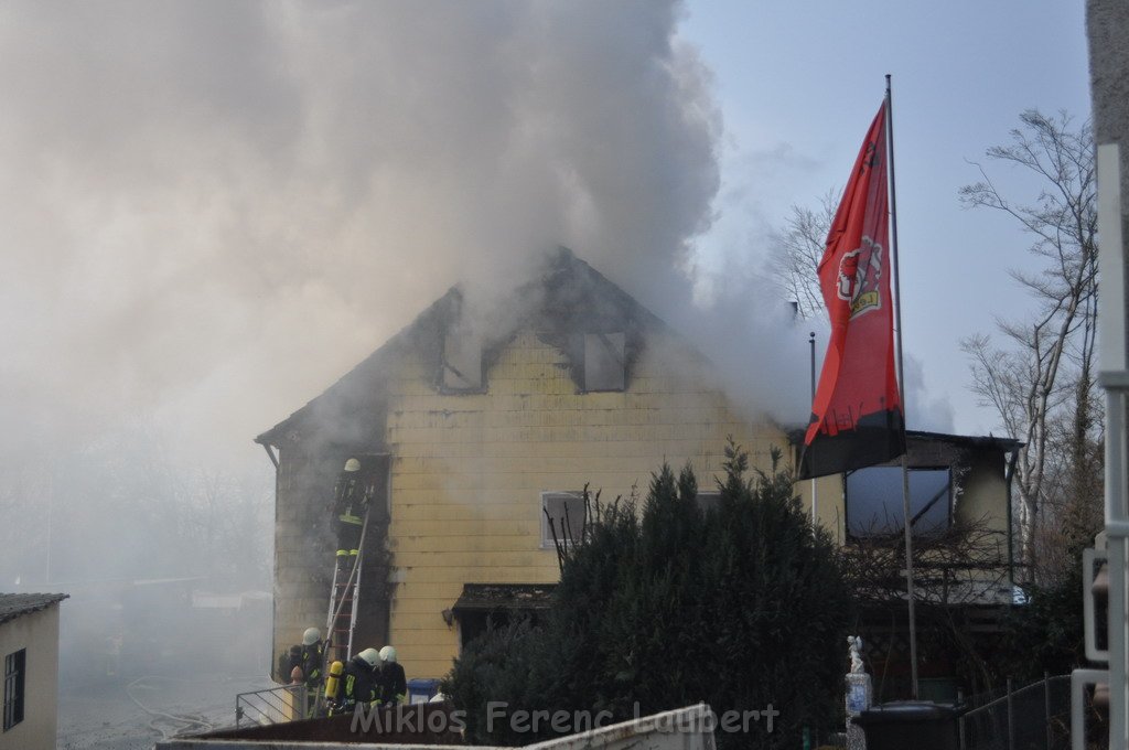 Haus komplett ausgebrannt Leverkusen P34.JPG